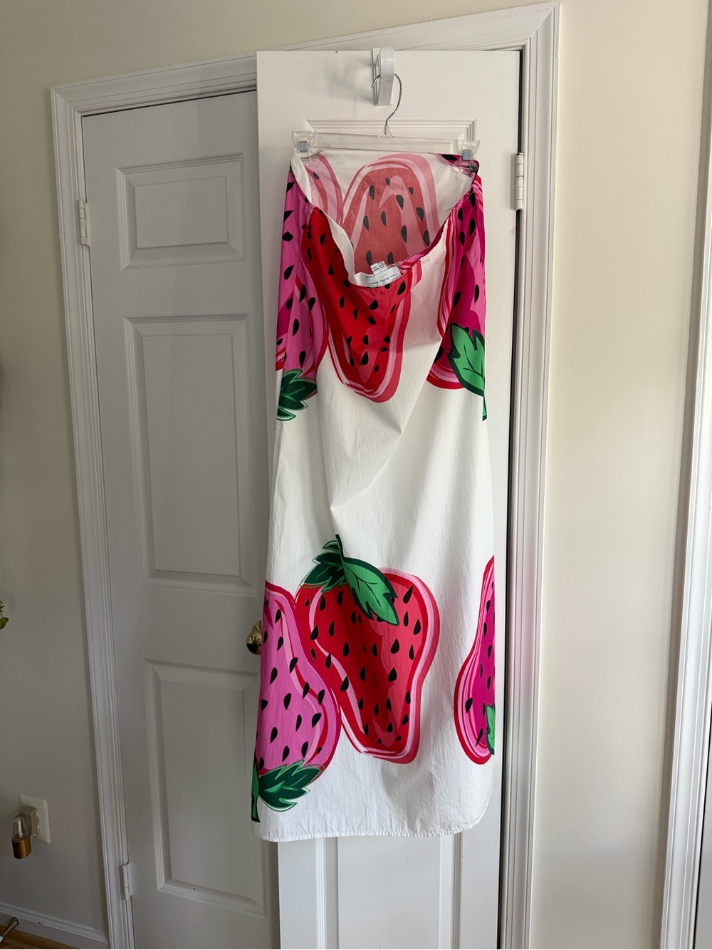 Never Fully Dressed Strawberry Print Halter Maxi Dress Size 6 - Picture 5 of 9